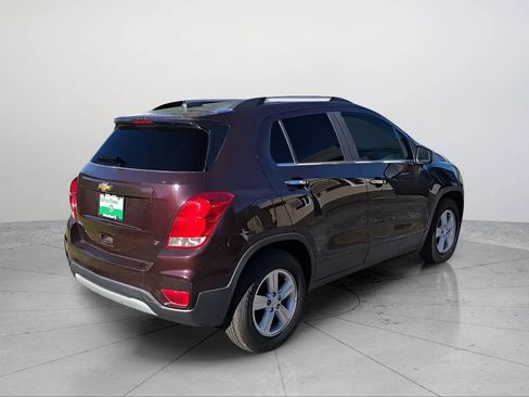 Used 2020 Chevrolet Trax LT w/ LT Convenience Package image 11