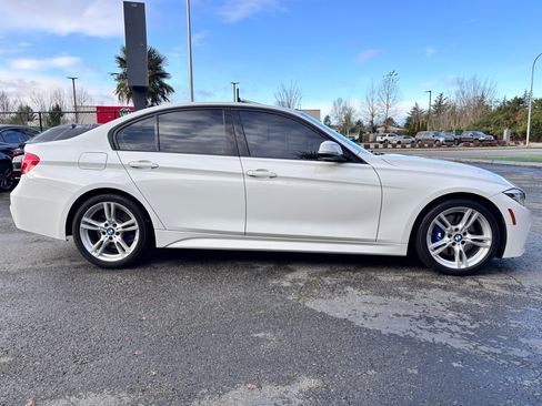 Used 2017 BMW 330i Sedan image 10