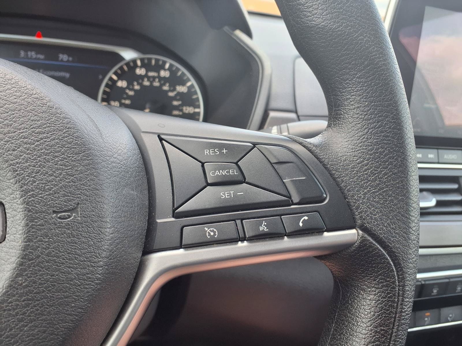 Used 2024 Nissan Altima 2.5 SV FWD image 27