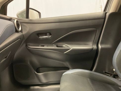 Used 2023 Nissan Versa SV image 16