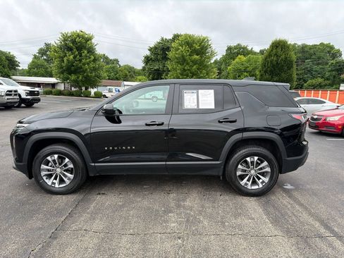 Used 2026 Chevrolet Equinox LT w/ Convenience Package II FWD image 2