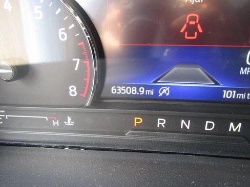 Used 2020 Ford Explorer XLT w/ Equipment Group 202A AWD/4WD image 20