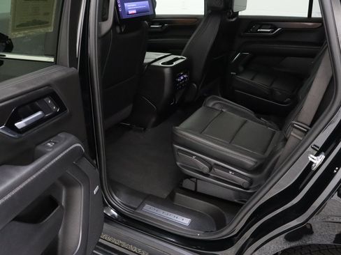 Used 2026 GMC Yukon Denali w/ Denali Reserve Package AWD/4WD image 31