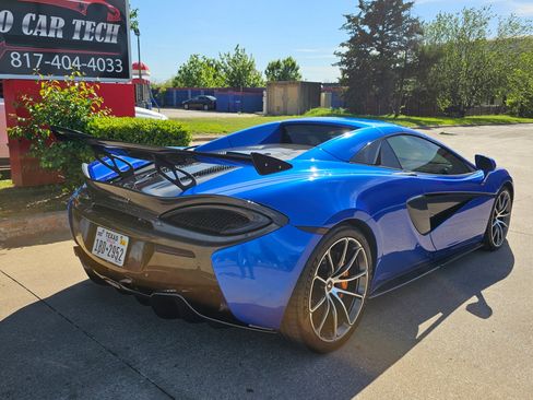 Used 2019 McLaren 570S Spider image 8