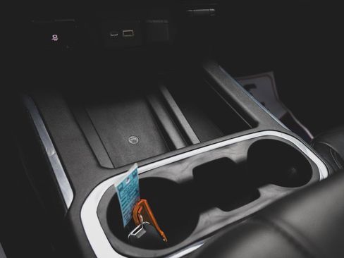 Used 2020 Chevrolet Silverado 2500 LTZ w/ LTZ Premium Package image 18