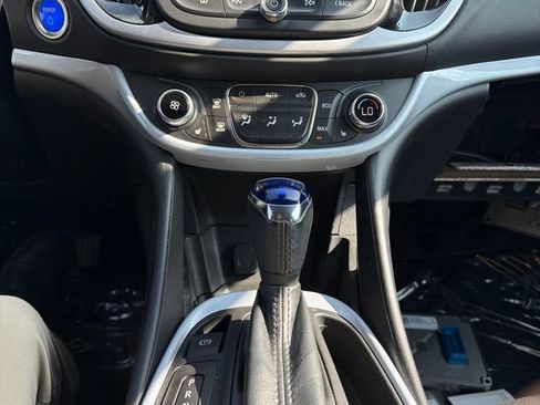 Used 2019 Chevrolet Volt LT FWD image 17