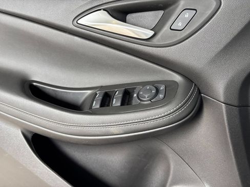 Used 2025 Buick Encore GX Preferred FWD image 18