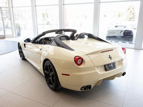 Used 2011 Ferrari 599 SA Aperta image 34