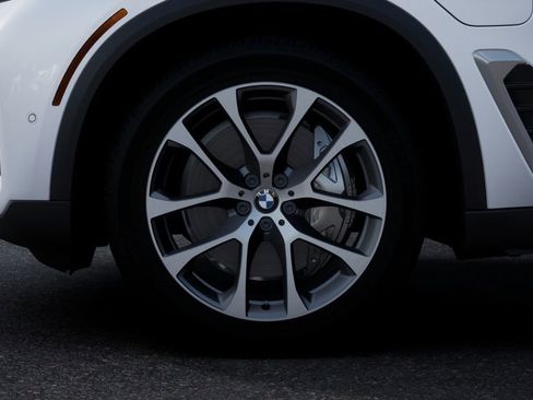 New 2026 BMW X5 xDrive50e w/ Climate Comfort Package image 7