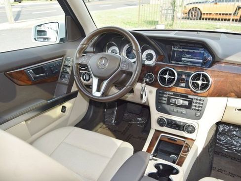 Used 2015 Mercedes-Benz GLK 350 4MATIC image 23