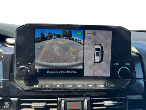 Used 2025 Nissan Pathfinder SL AWD/4WD image 20