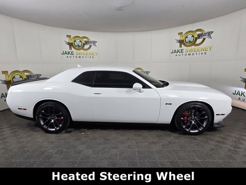 Used 2023 Dodge Challenger R/T w/ Plus Package image 10