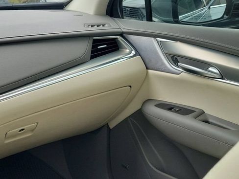 Used 2024 Cadillac XT5 Premium Luxury FWD image 4