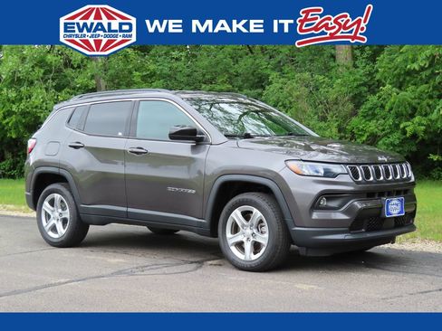 Certified 2023 Jeep Compass Latitude AWD/4WD image 1