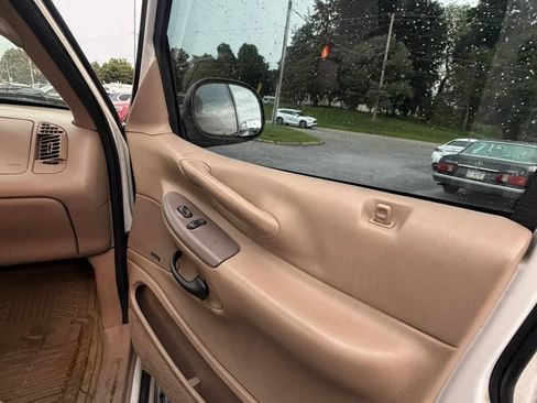 Used 1998 Ford Expedition 4WD image 16