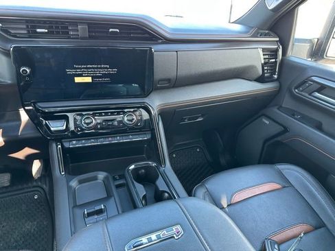 Used 2024 GMC Sierra 2500 AT4 w/ AT4 Premium Plus Package image 13