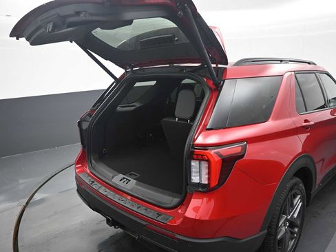 New 2026 Ford Explorer ST-Line w/ ST-Line Street Pack image 13