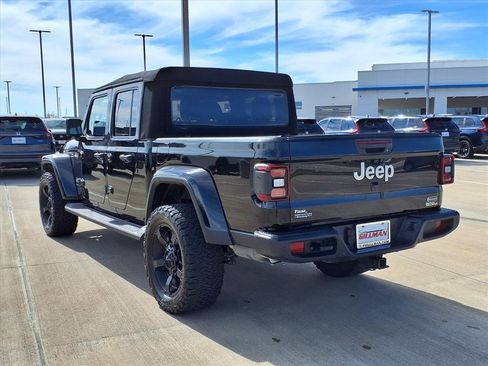 Used 2020 Jeep Gladiator Overland image 2