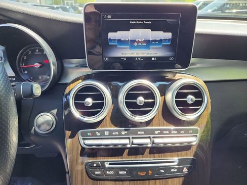 Used 2019 Mercedes-Benz GLC 300 4MATIC image 17