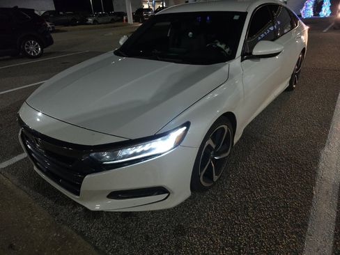 Used 2019 Honda Accord Sport image 1