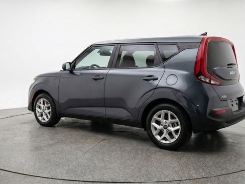 Used 2025 Kia Soul LX w/ LX Technology Package FWD image 6