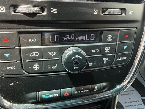 Used 2017 Dodge Grand Caravan GT FWD image 22