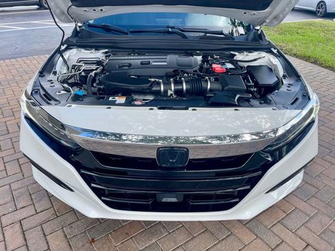 Used 2018 Honda Accord Touring image 15