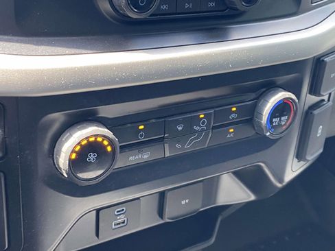 Used 2021 Ford F150 XLT RWD image 19