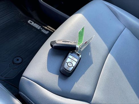 Used 2022 Ford F150 Lightning Pro image 14