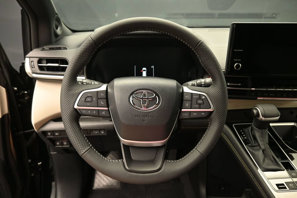 Used 2026 Toyota Sienna Limited FWD image 17