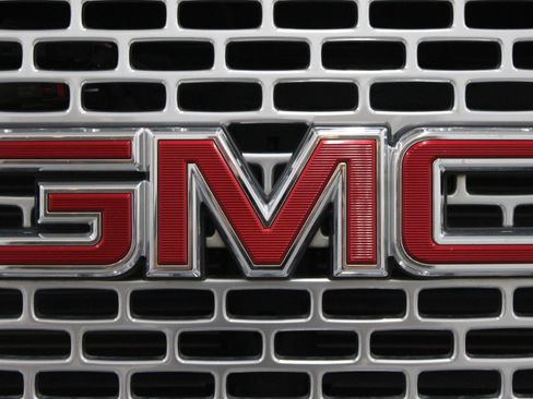 Used 2017 GMC Yukon Denali w/ Open Road Package AWD/4WD image 42