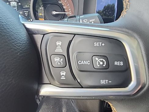 Certified 2024 Jeep Wrangler Unlimited Sahara w/ Technology Group AWD/4WD image 13