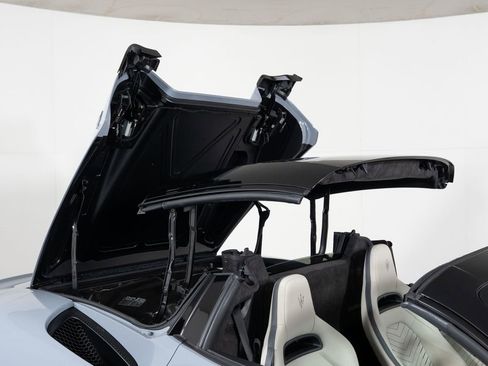 Used 2023 Maserati MC20 Spyder image 20