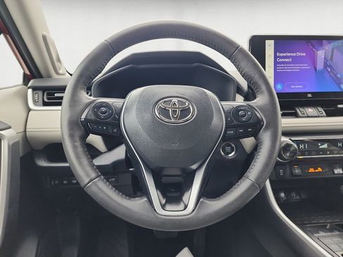 Used 2023 Toyota RAV4 XLE Premium image 12