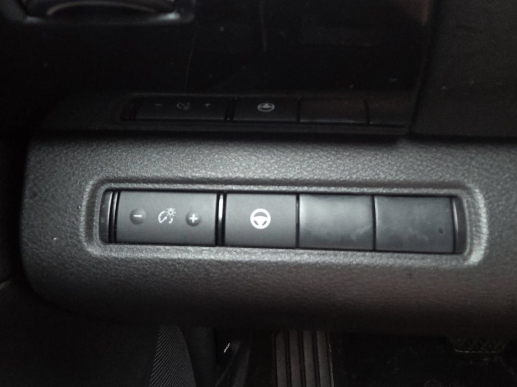Used 2024 Nissan Pathfinder SV AWD/4WD image 33