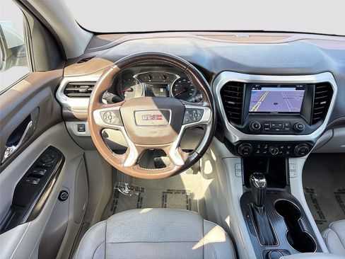 Used 2019 GMC Acadia SLT w/ LPO, Floor Liner Package image 24