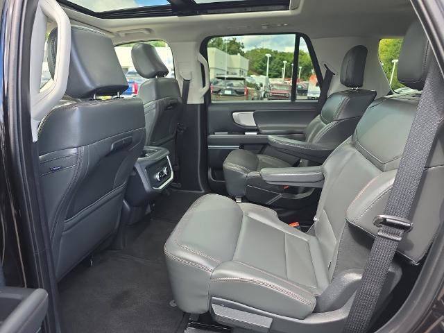 Certified 2025 Ford Expedition Active AWD/4WD image 17