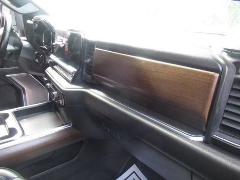 Used 2024 Chevrolet Silverado 3500 High Country w/ High Country Premium Package image 10