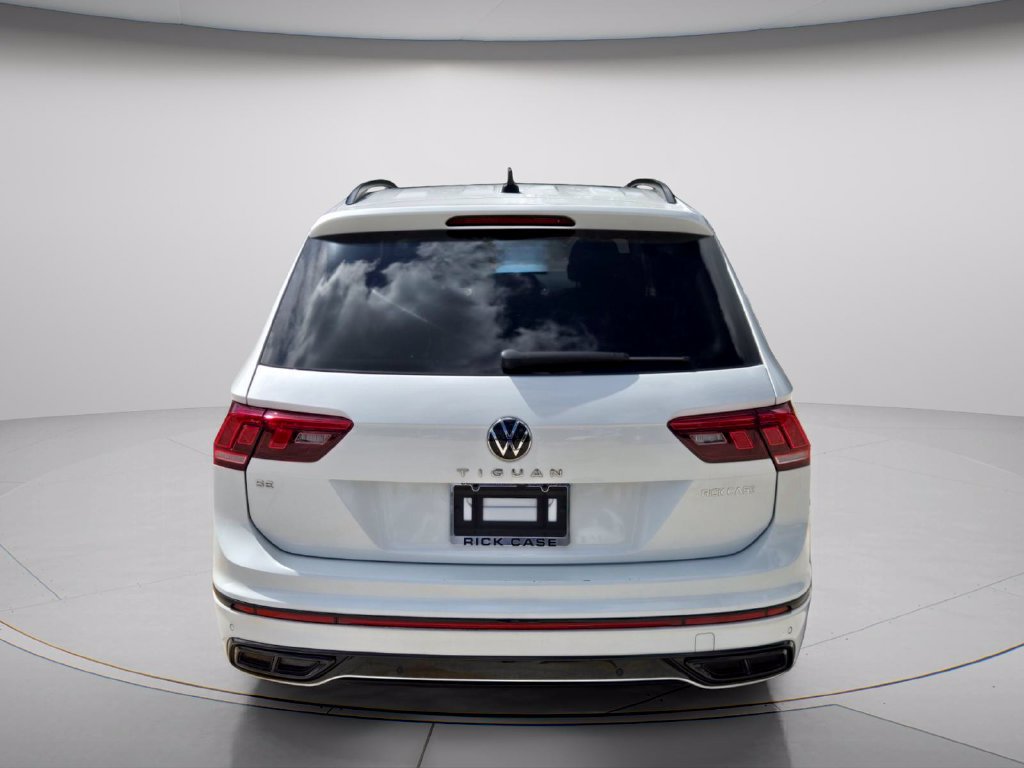 Certified 2023 Volkswagen Tiguan SE R-Line FWD image 5