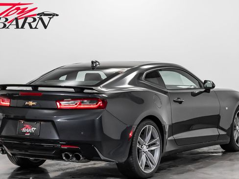 Used 2017 Chevrolet Camaro SS image 5