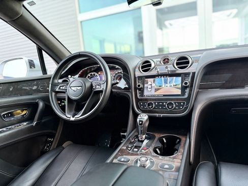Used 2019 Bentley Bentayga AWD/4WD image 39