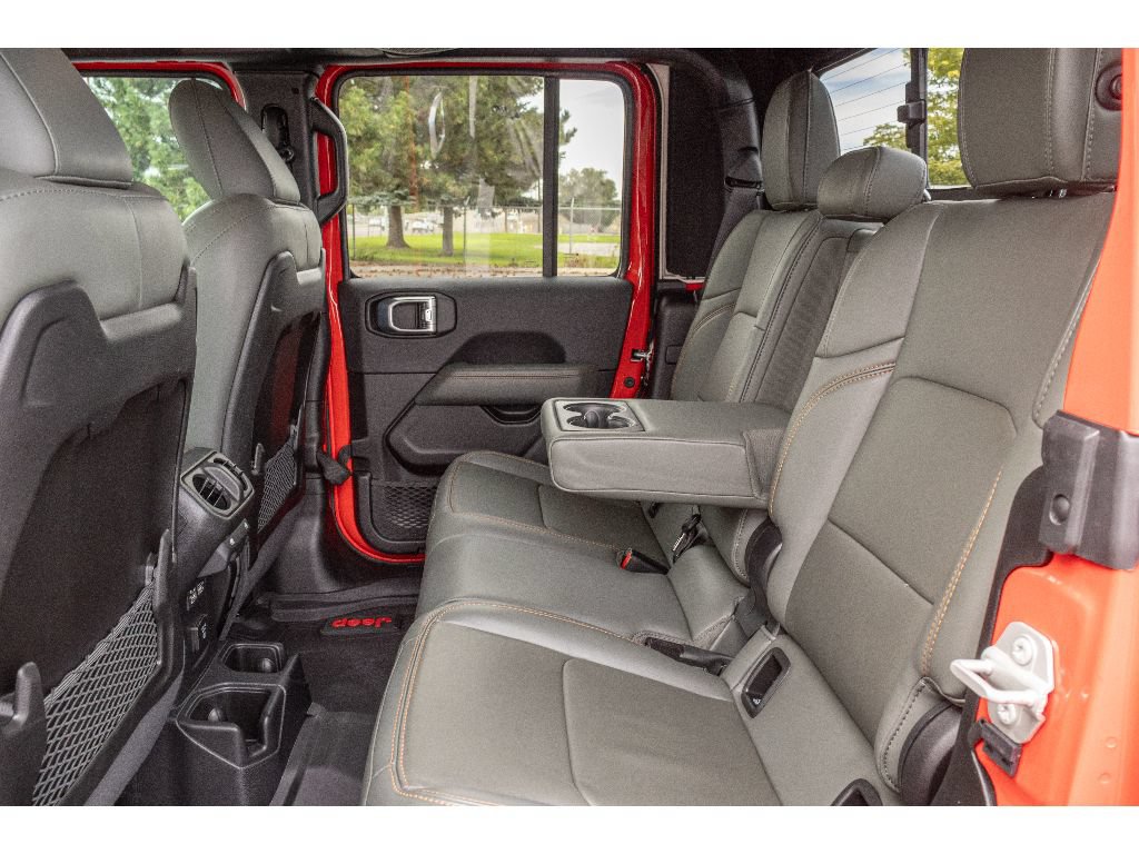 Used 2024 Jeep Gladiator Mojave AWD/4WD image 13