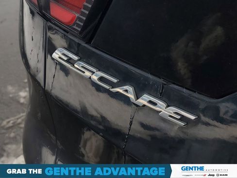 Used 2017 Ford Escape SE w/ Equipment Group 201A AWD/4WD image 7