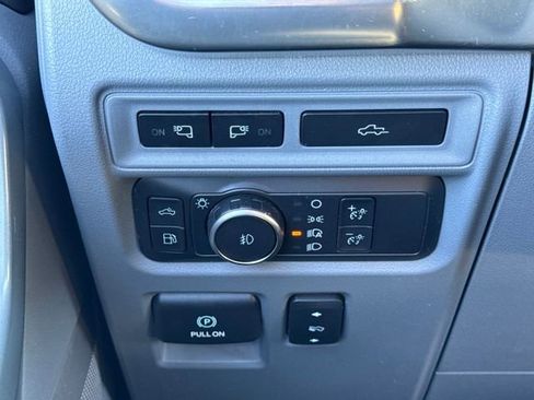 Used 2022 Ford F150 Lariat w/ Equipment Group 502A High image 35