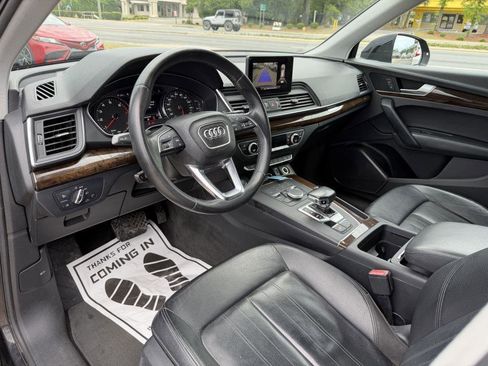 Used 2019 Audi Q5 2.0T Premium AWD/4WD image 11