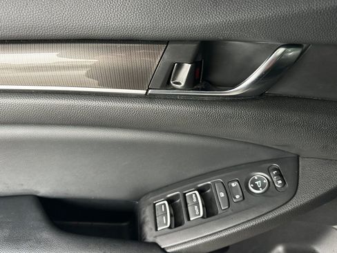 Used 2022 Honda Accord Sport image 12