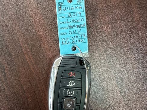 Used 2019 Lincoln Navigator Premiere image 45