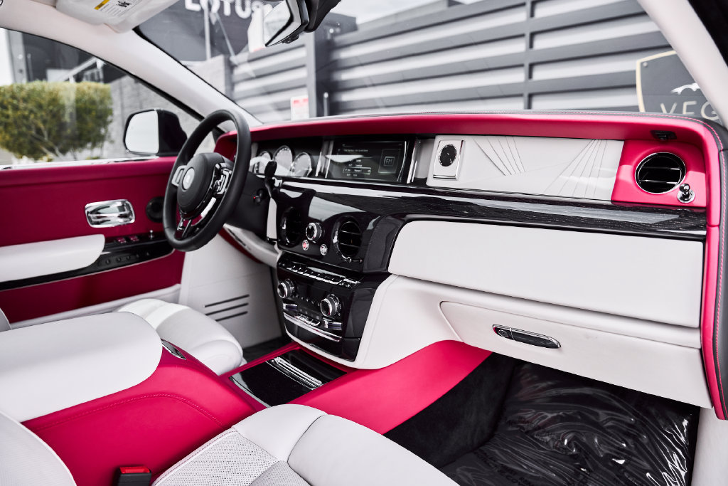 Used 2023 Rolls-Royce Phantom Sedan RWD image 56