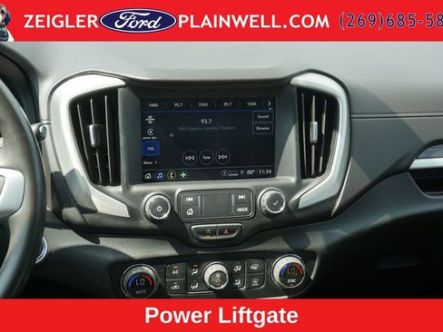 Used 2022 GMC Terrain SLT w/ Tech Package AWD/4WD image 15