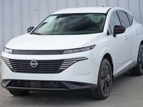 Used 2025 Nissan Murano SV image 41